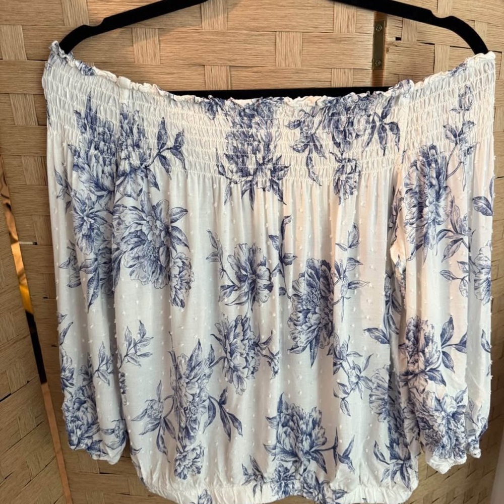 Floral Off-Shoulder Blouse - Picture 3 of 4